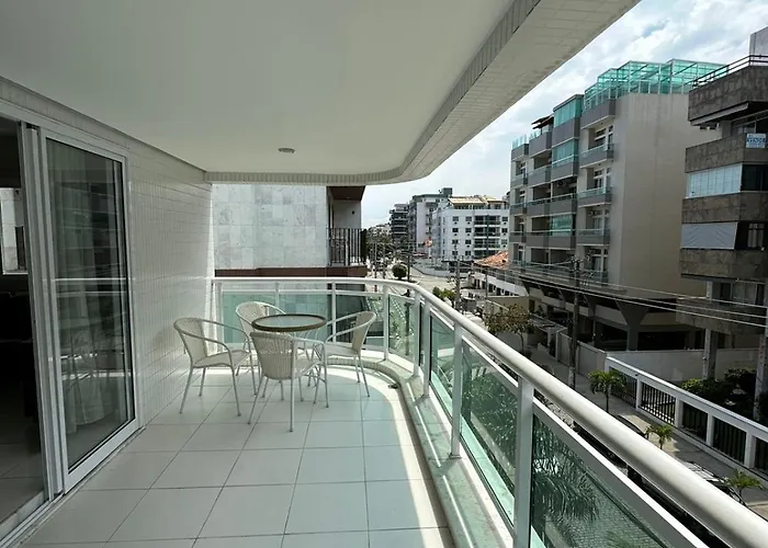 Apartamento 3 Quartos em Frente à Praia do Forte Cabo Frio